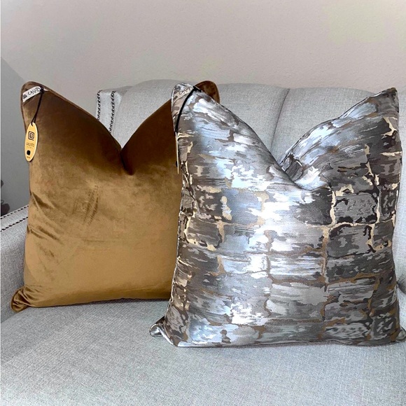 1-NWT CALLISTO HOME DECORATIVE PILLOW ( Please read description for details) - Picture 2 of 13